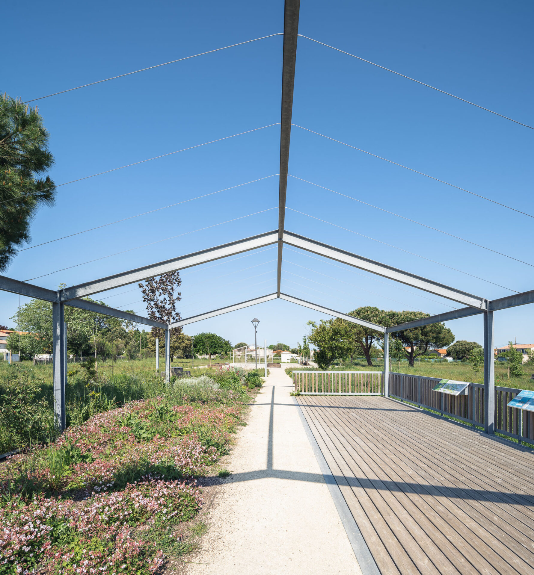 photographie_architecture_Jardin_memoriel_du_Pied_du_Coteau_Port_des_Barques-6